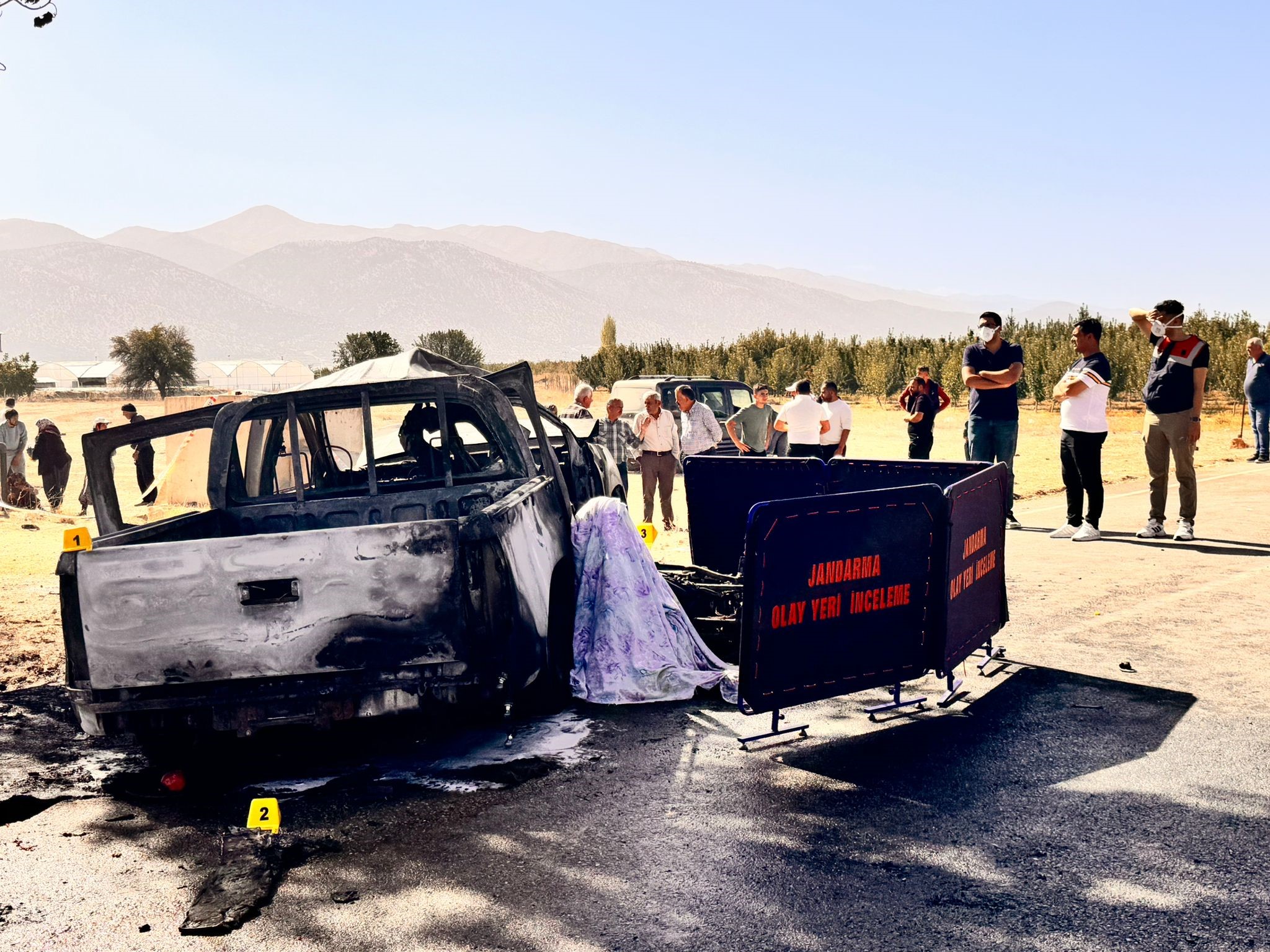 Kamyonet ile motosiklet çarpıştı:2 ölü 1 yaralı 13.10. 24