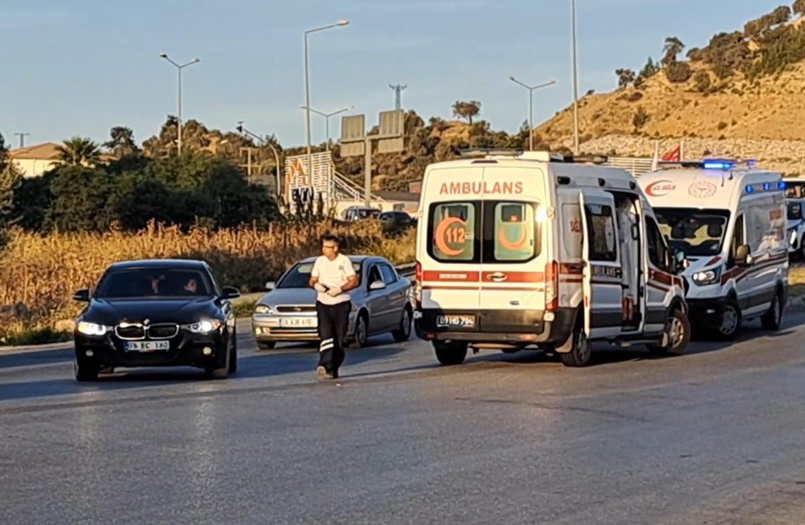 Aydın'da otobüs ve minibüs çarpıştı: 10 yaralı