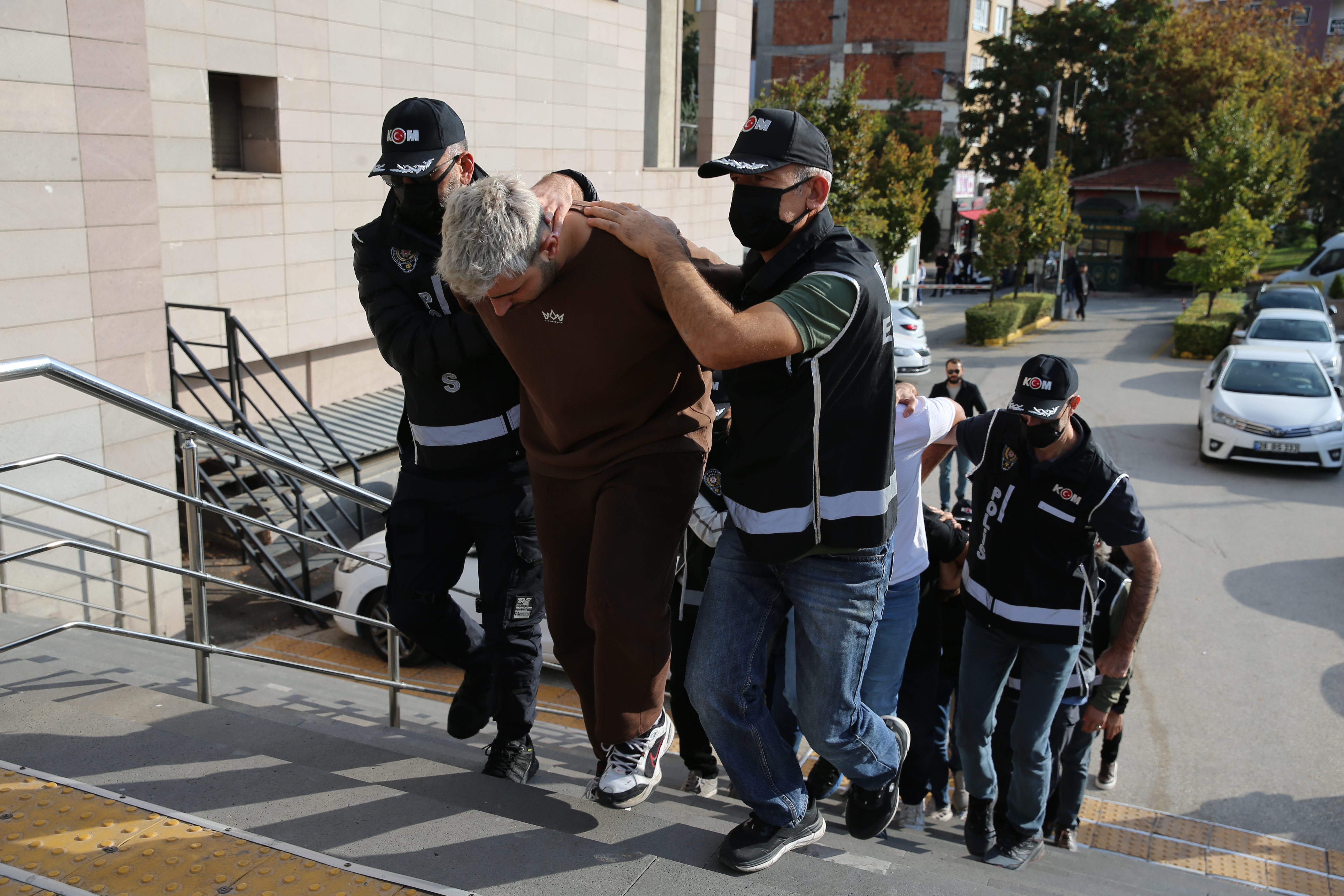 Eskişehir'de yasa dışı silah ticareti operasyonu