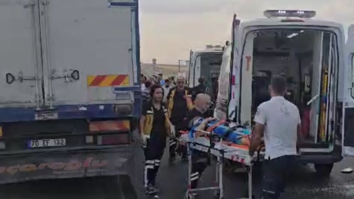 Diyarbakır’da kamyonla otomobil çarpıştı: 1 ölü, 2 yaralı