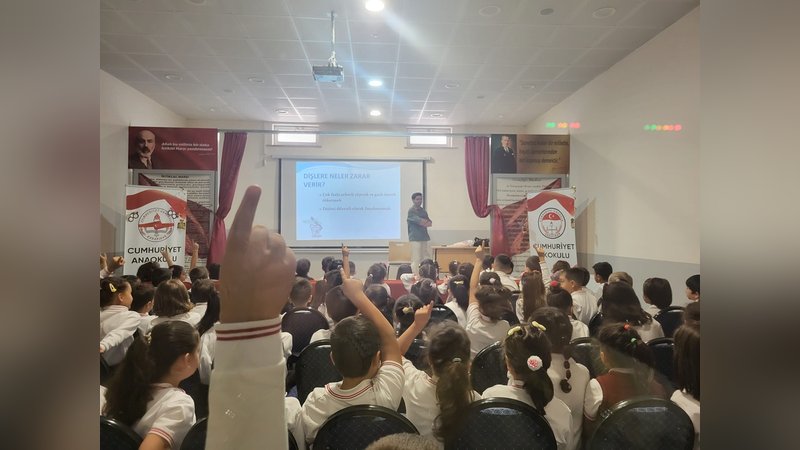 Karapınar’da ilkokul öğrencilerine ağış diş sağlığı eğitimi