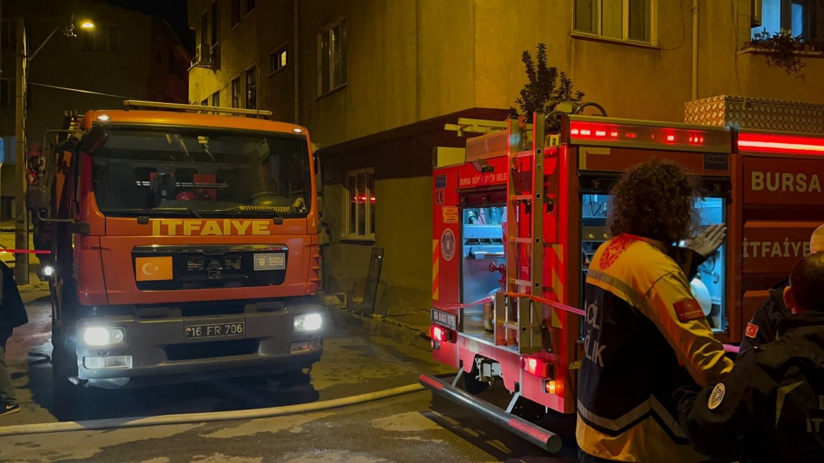 Bursa'da ev yangınında yatalak hasta ağır yaralandı