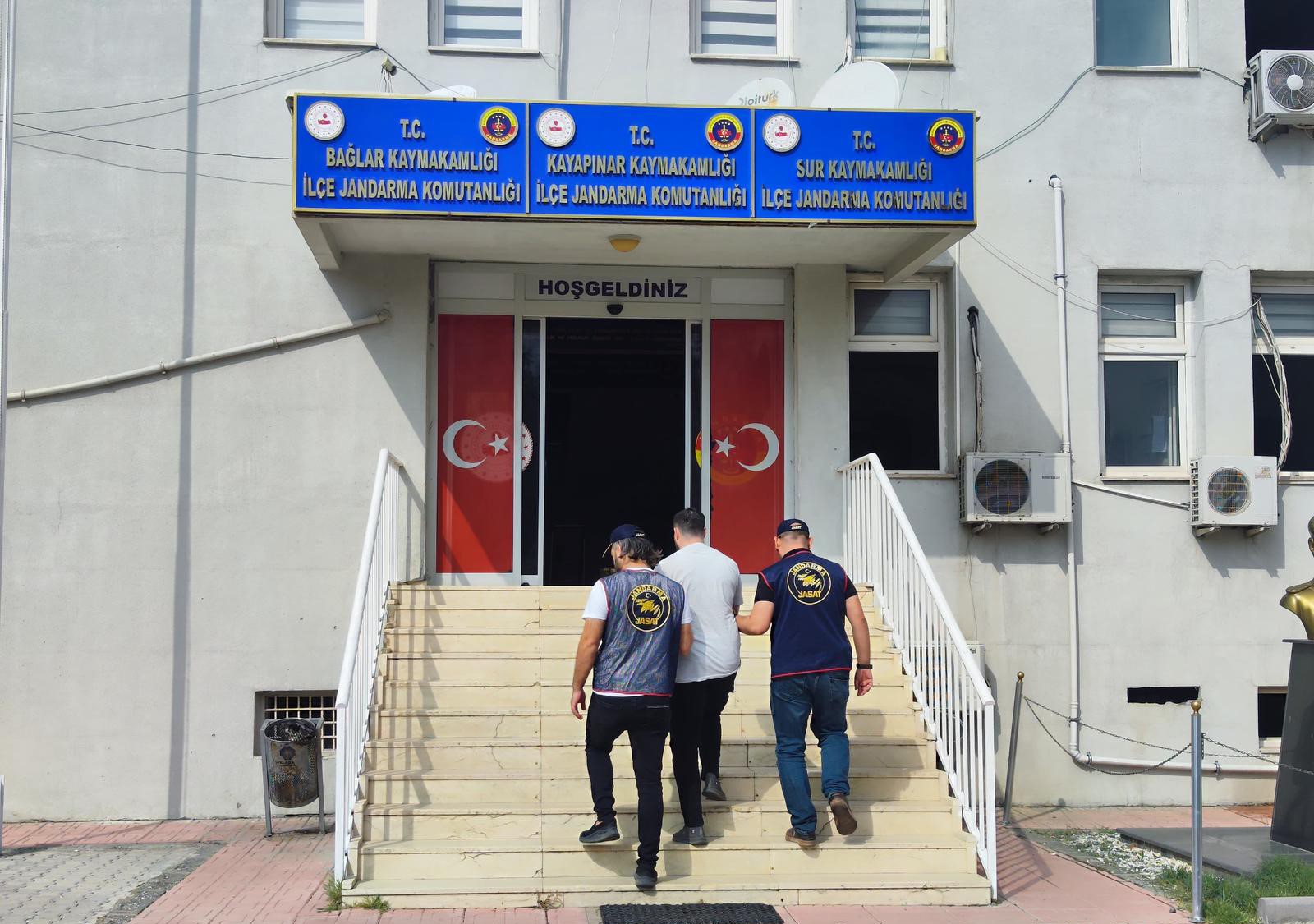 Diyarbakır'da firari hükümlüler yakalandı