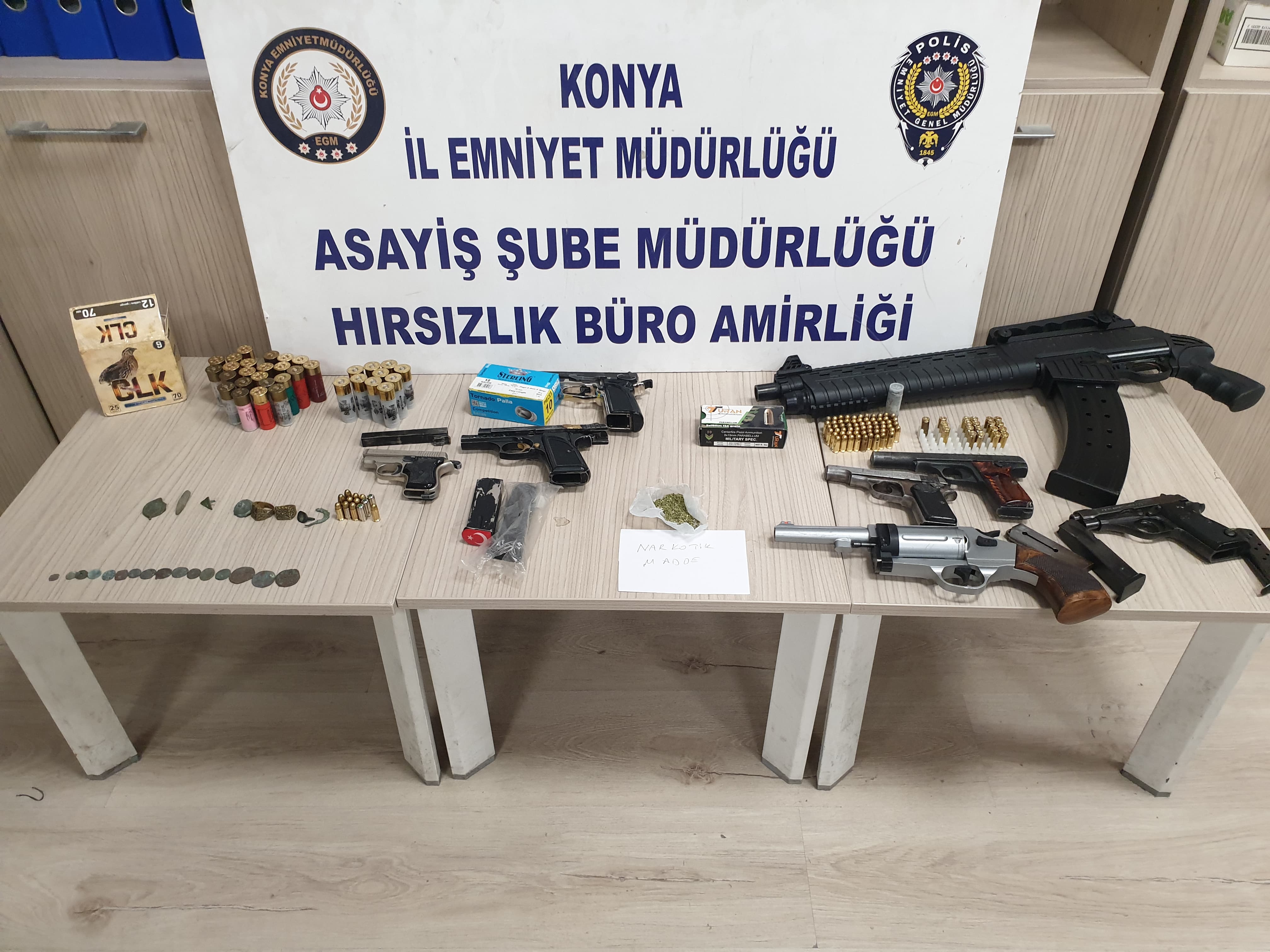 Konya'da  ev ve iş yerlerine dadanan hırsızlar yakalandı