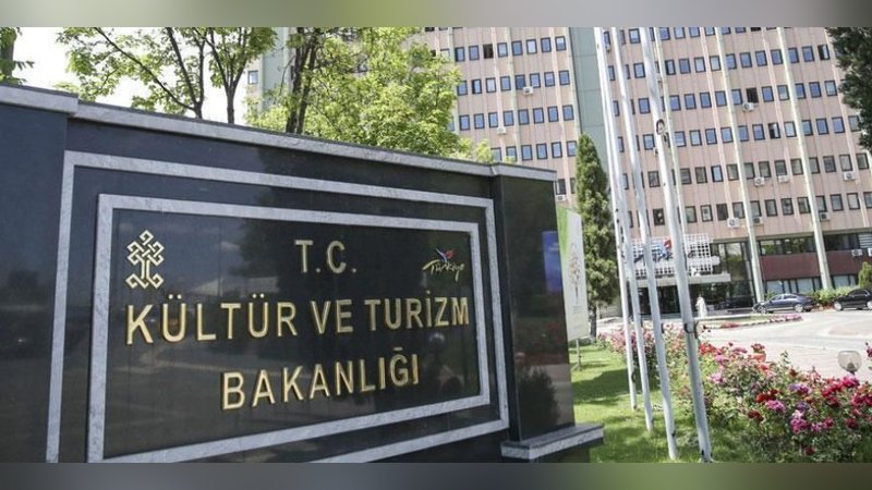 Özel tiyatrolara maddi destek sağlanacak