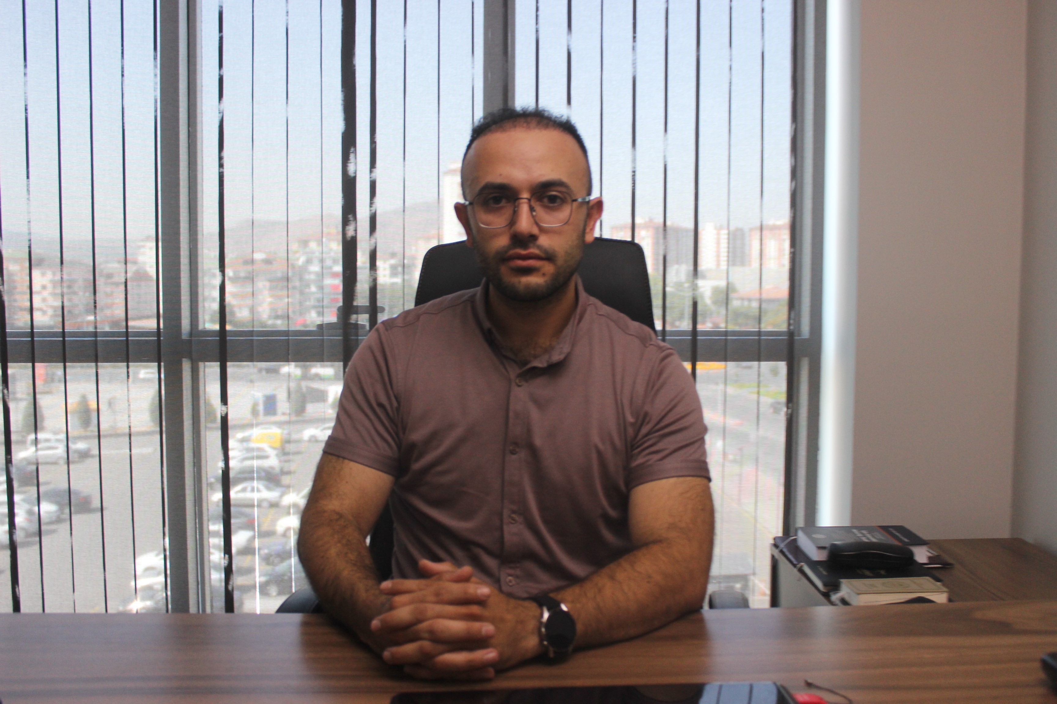 Avukata koltuk değnekleri ile saldırdı: 9 yıl 7 ay hapis cezası verildi