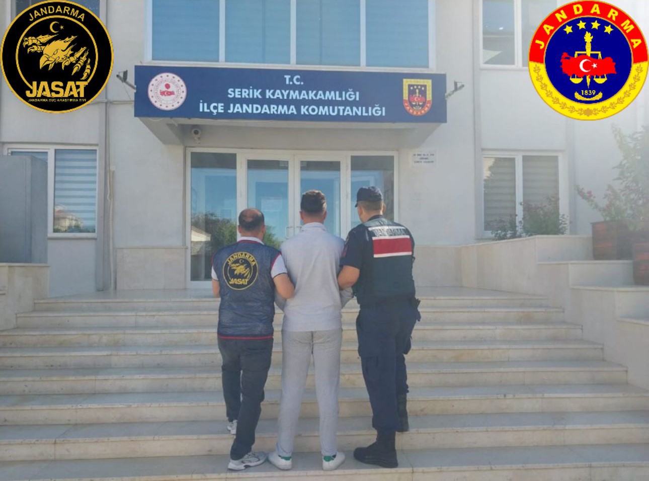 Antalya'da jandarma 215 aranan şahsı yakaladı