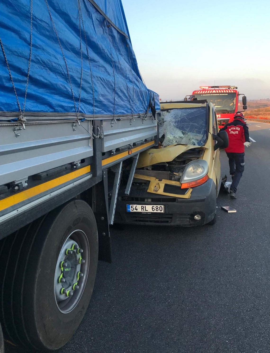 İstanbul-İzmir Otoyolu'nda kaza: 3 yaralı