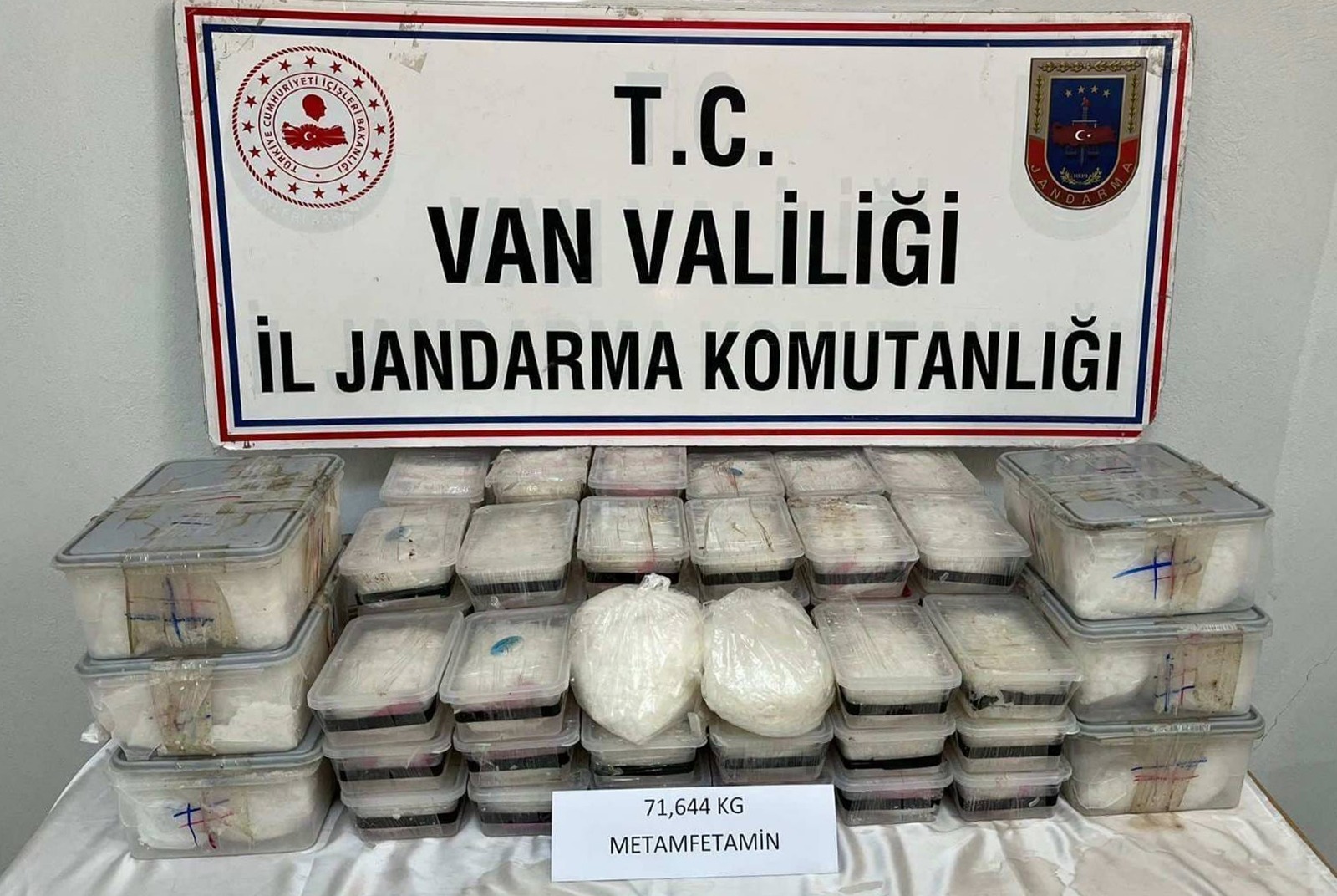 Van'da 71 kilo uyuşturucu ele geçirildi