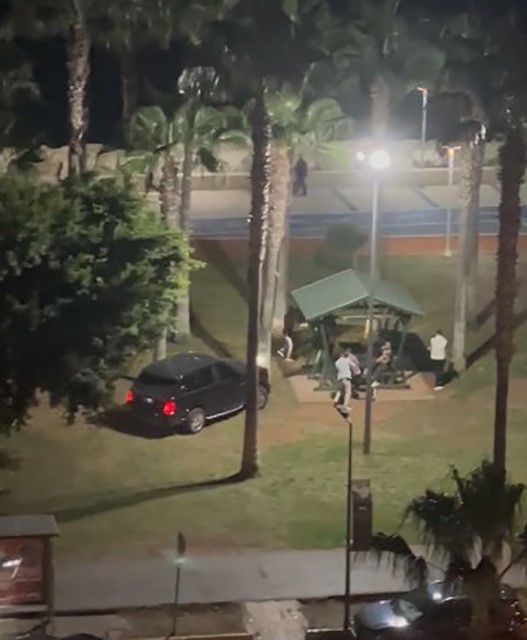 Otomobilini kalabalığın üzerine süren şahıs tutuklandı