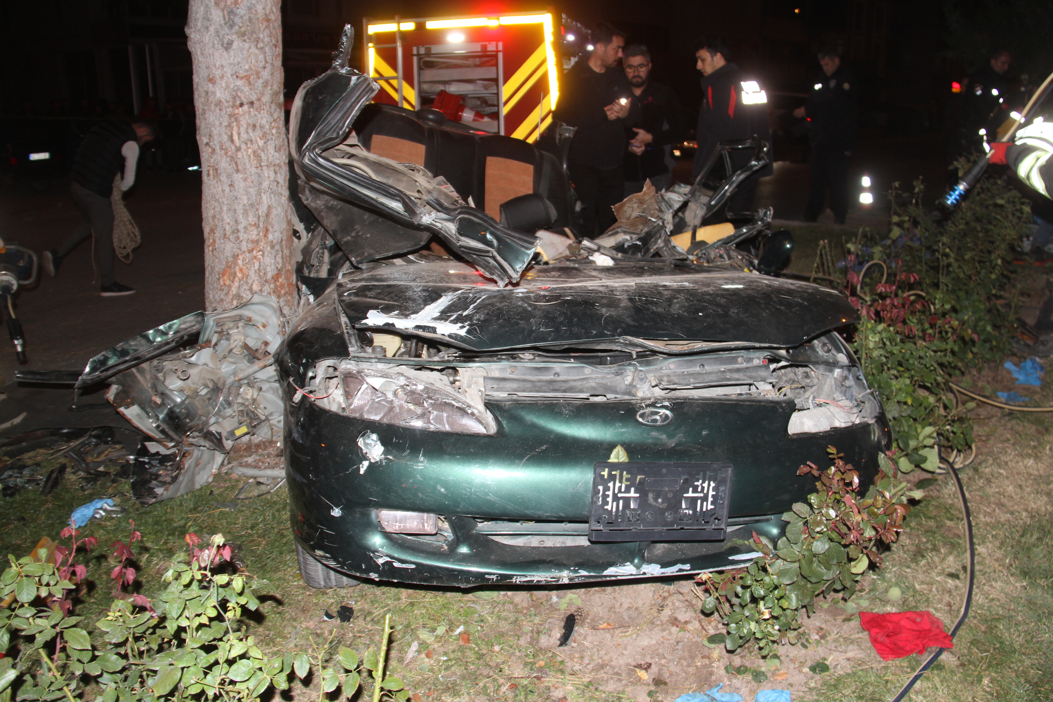 Konya'da otomobil ağaca çarptı: 1 ölü