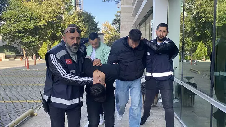 Polise gidince darbedildi: 3 gözaltı