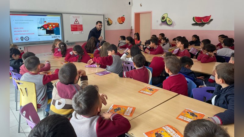 Amasya polisinden öğrencilere siber güvenlik semineri