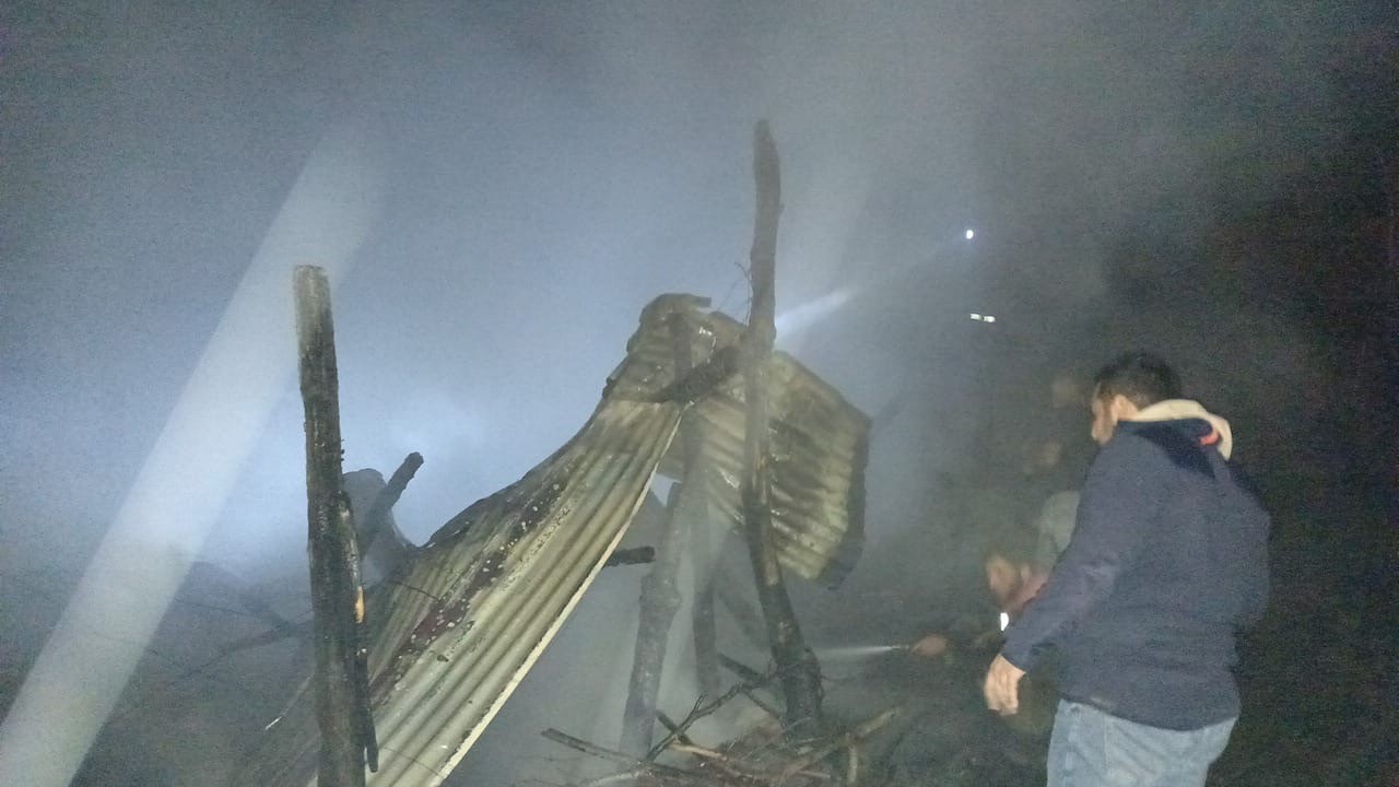 Traktör saniyeler içinde alev aldı