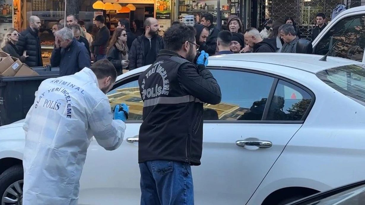 Şişli'de otomobilin arka koltuğunda ceset bulundu