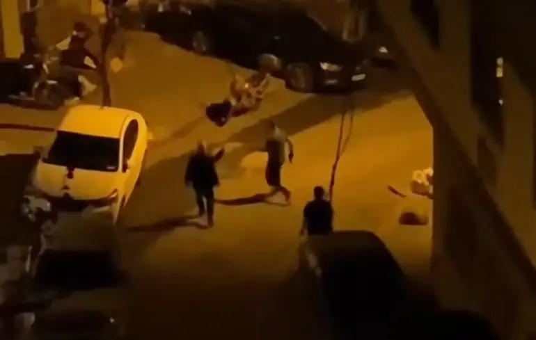 Tartıştığı komşusunun evine ateş etti