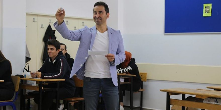'Dersimiz matematik öğretmenimiz Türkçe'