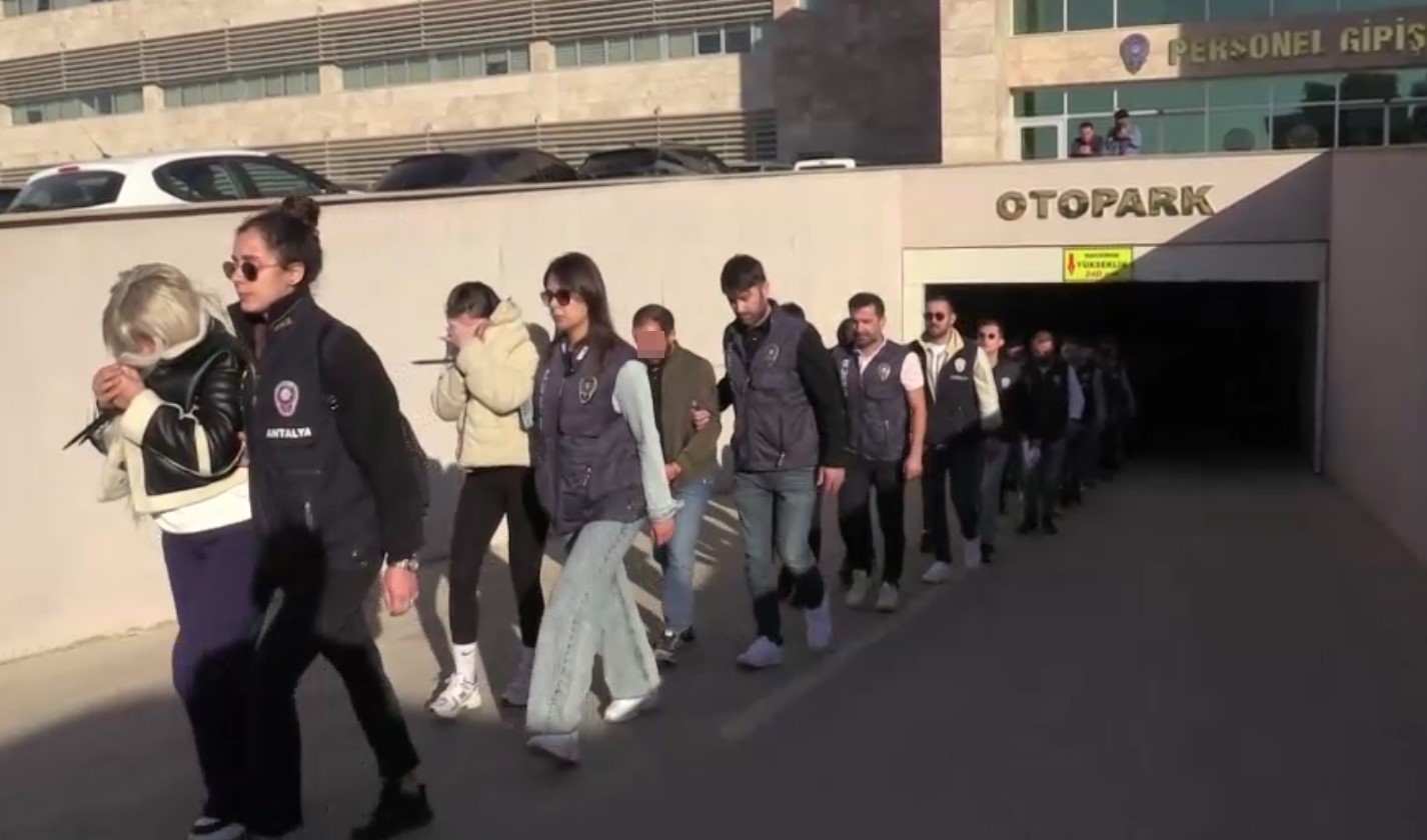 Sahte web sitesi operasyonu: 14 tutuklama