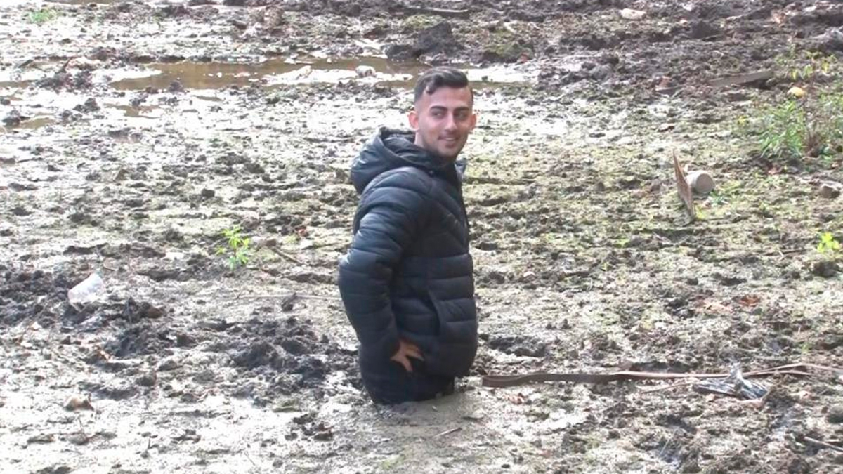 Balık tutma keyfi bataklıkta mahsur kalarak son buldu!