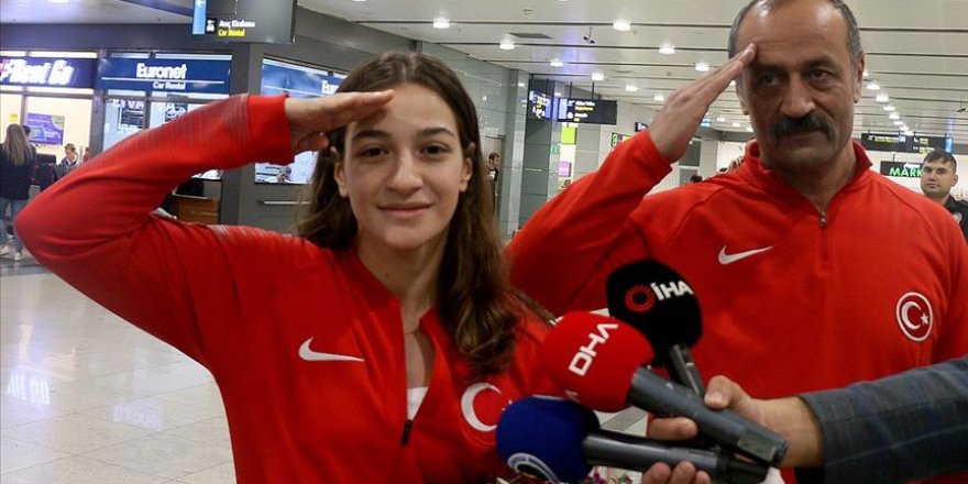 Milli boksör Çakıroğlu'ndan asker selamı