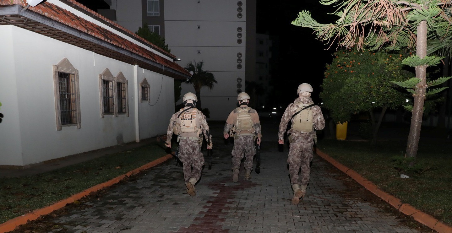 Mersin'de organize suç örgütüne operasyon: 7 gözaltı, 5 tutuklama