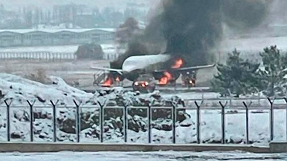 Esenboğa'da yanan uçak paniği! Gerçeği aratmadı