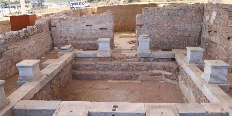 Çanakkale'de 19 asırlık kadın hekim mezarı bulundu