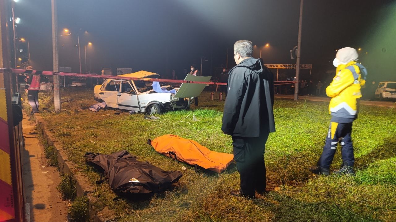 Sakarya Karasu’da trafik kazasında ölen çift defnedildi