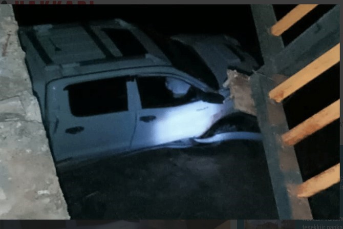 Hakkari'de feci kaza: 3 yaralı