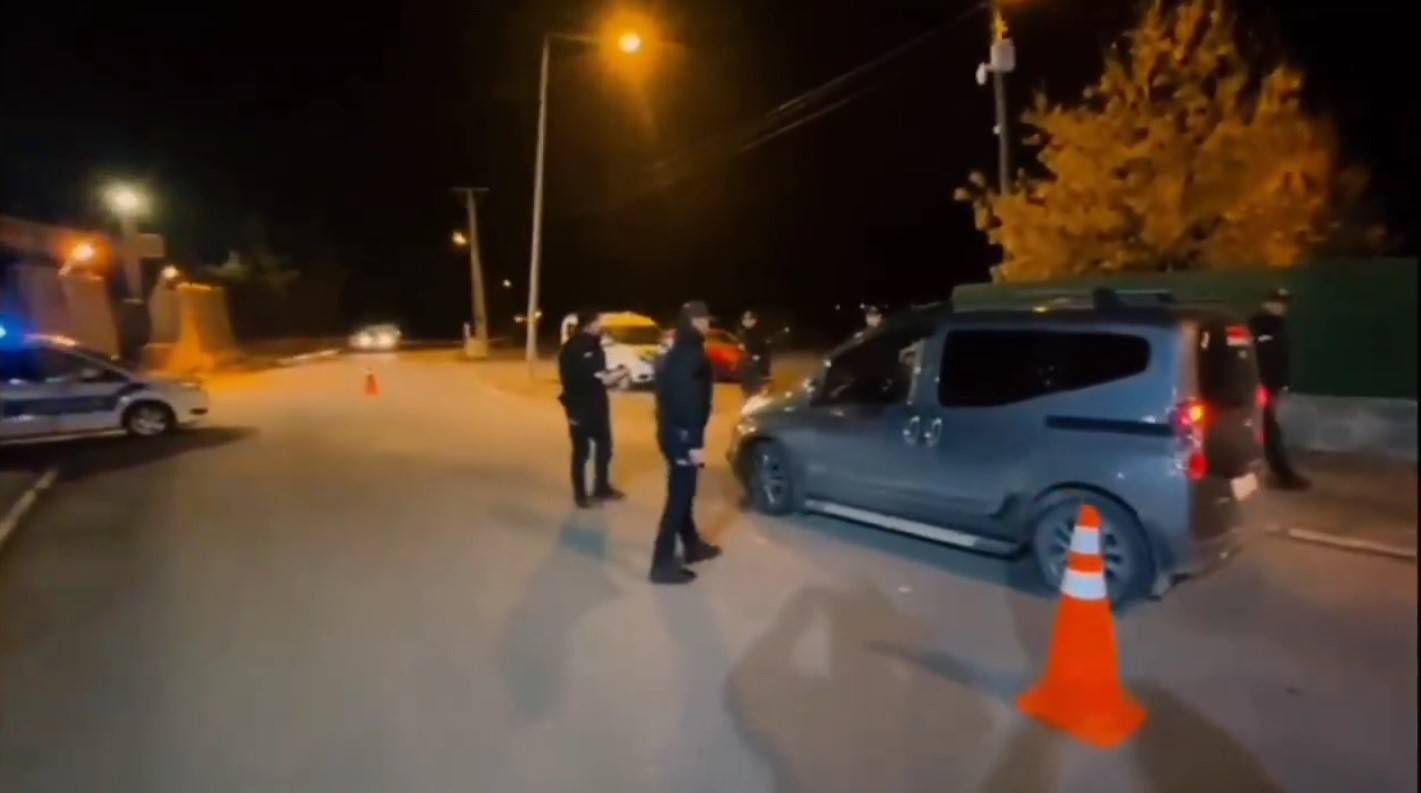 Arpaçay’da polis ve jandarma kuş uçurtmuyor