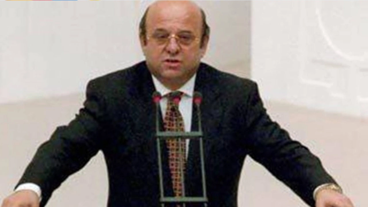Eski bakan Ömer Barutçu hayatını kaybetti