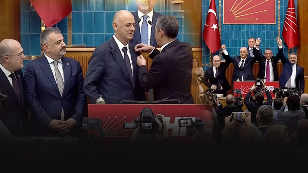 İzmir Milletvekili Ümit Özlale CHP'ye katıldı