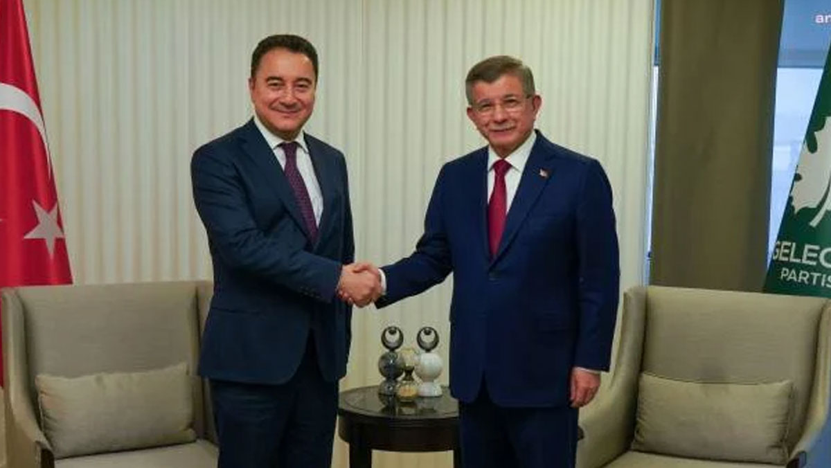 Ali Babacan, Ahmet Davutoğlu'nu ziyaret etti