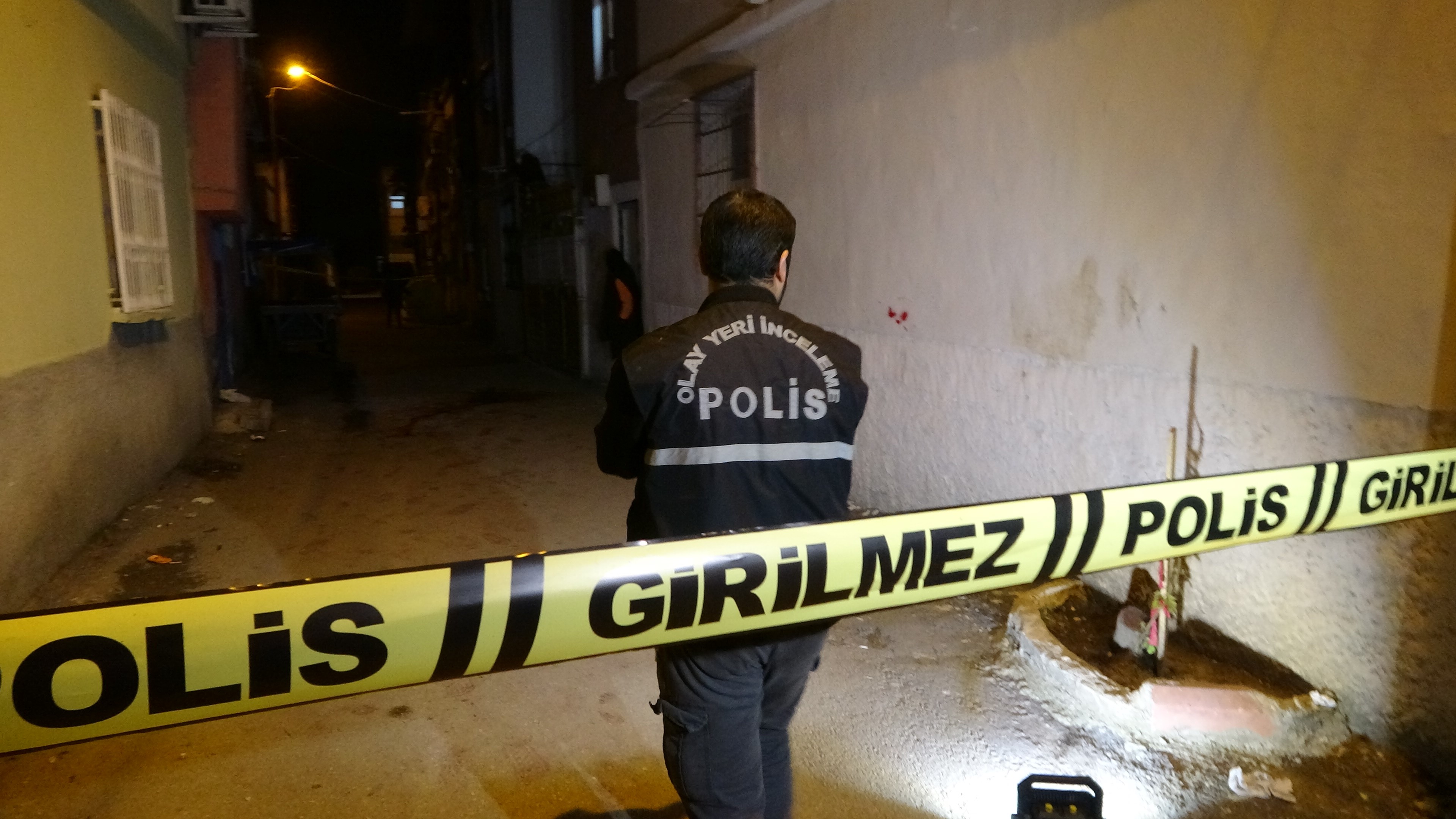 Cezaevi firarisini ayağından vurarak yakaladı