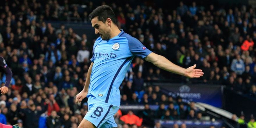 Manchester City evinde farklı kazandı