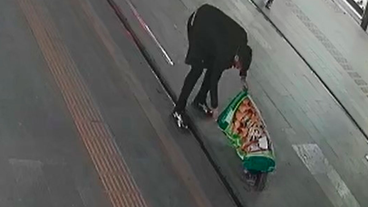 Batman'da çöpten aldığı çuvalla oynarken içinde nefessiz kaldı!