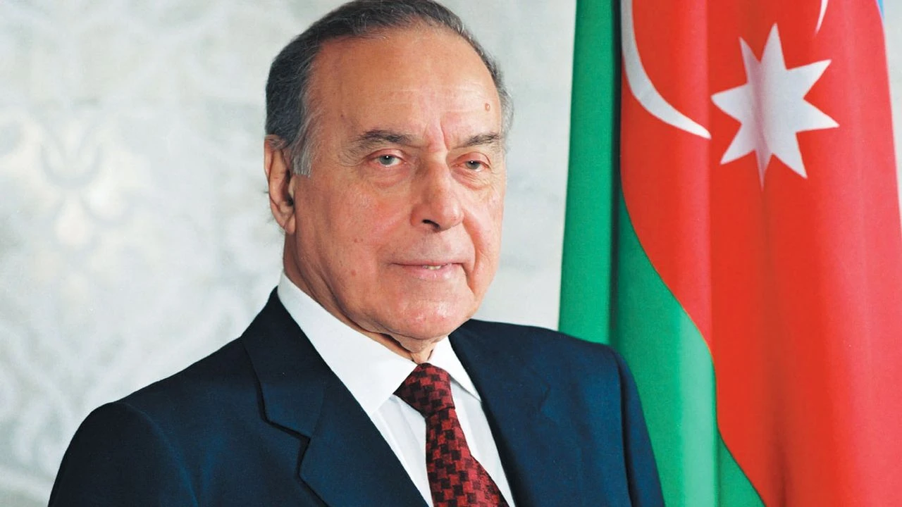 Haydar Aliyev vefatının 21’inci yıl dönümünde törenle anıldı