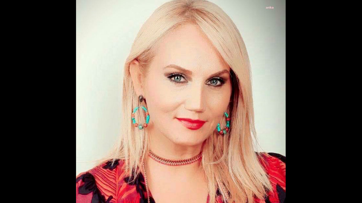 Sanatçı Pınar Aydınlar gözaltına alındı!