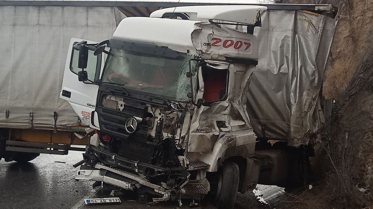 Makas atan TIR ortalığı karıştırdı