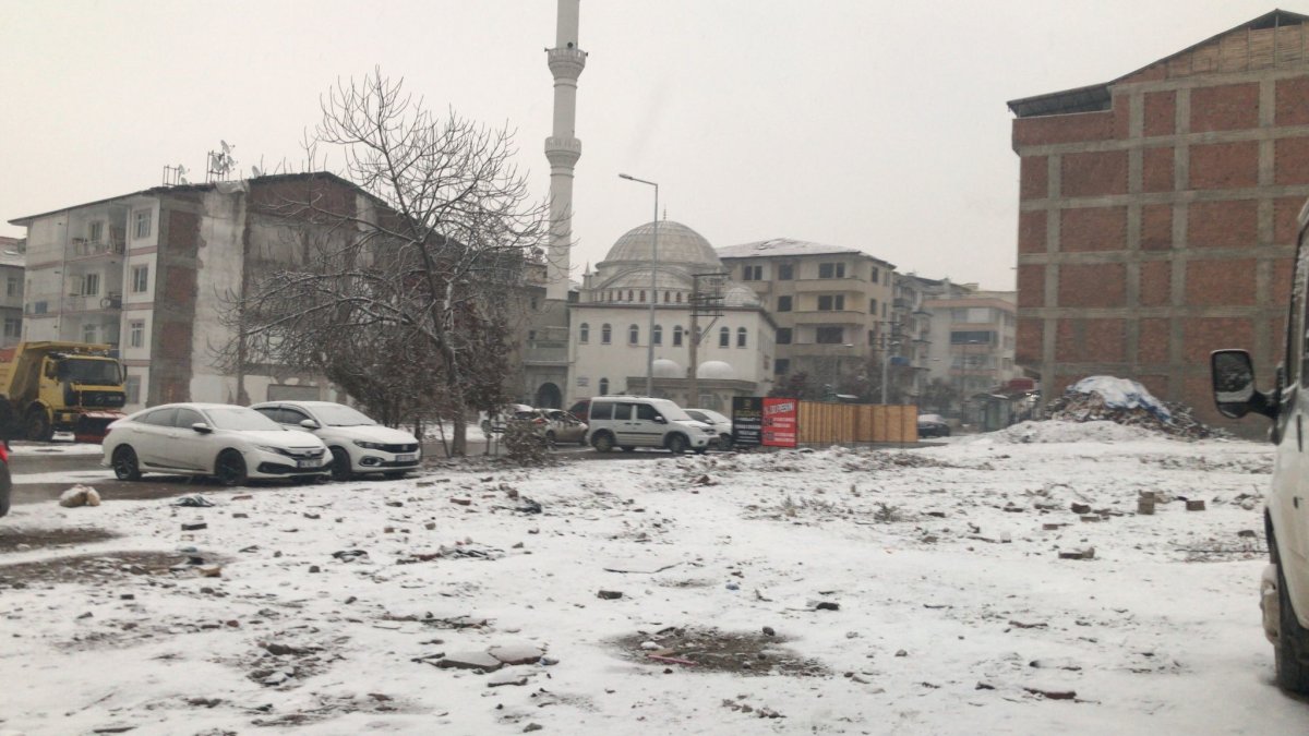 Malatya’da kar yağışı etkili oluyor