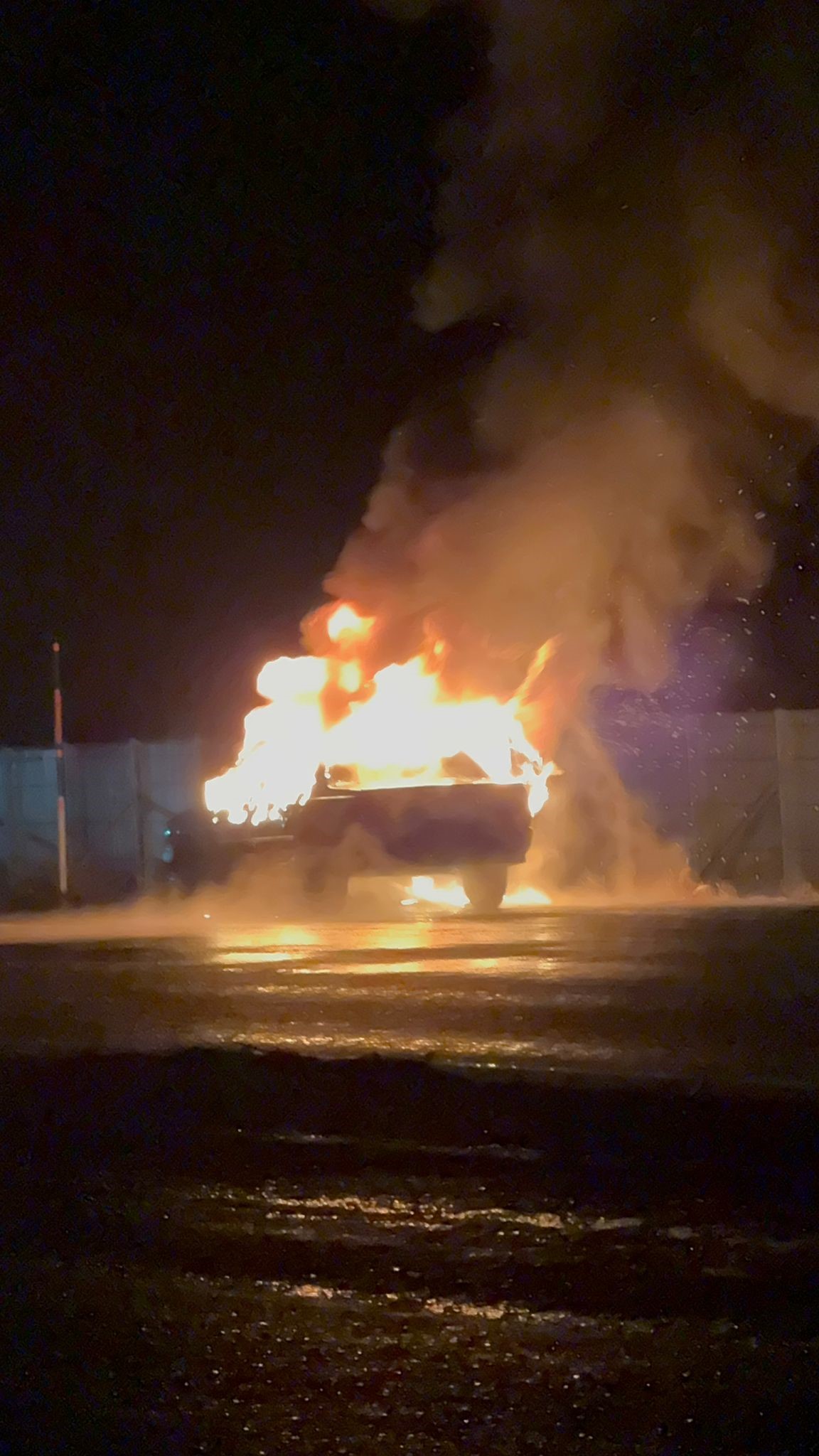 Otomobil alev alev yandı