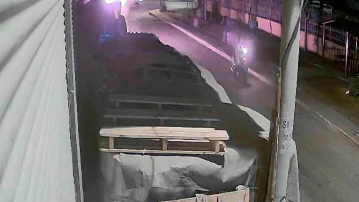 Mersin'de atölye deposu yandı! Kamera kayıtlarında kundaklama olduğu ortaya çıktı