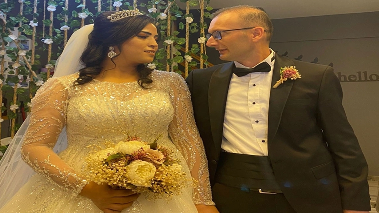 Eşiyle 5 ay evli kaldı, 2 yıldır boşanamıyor!