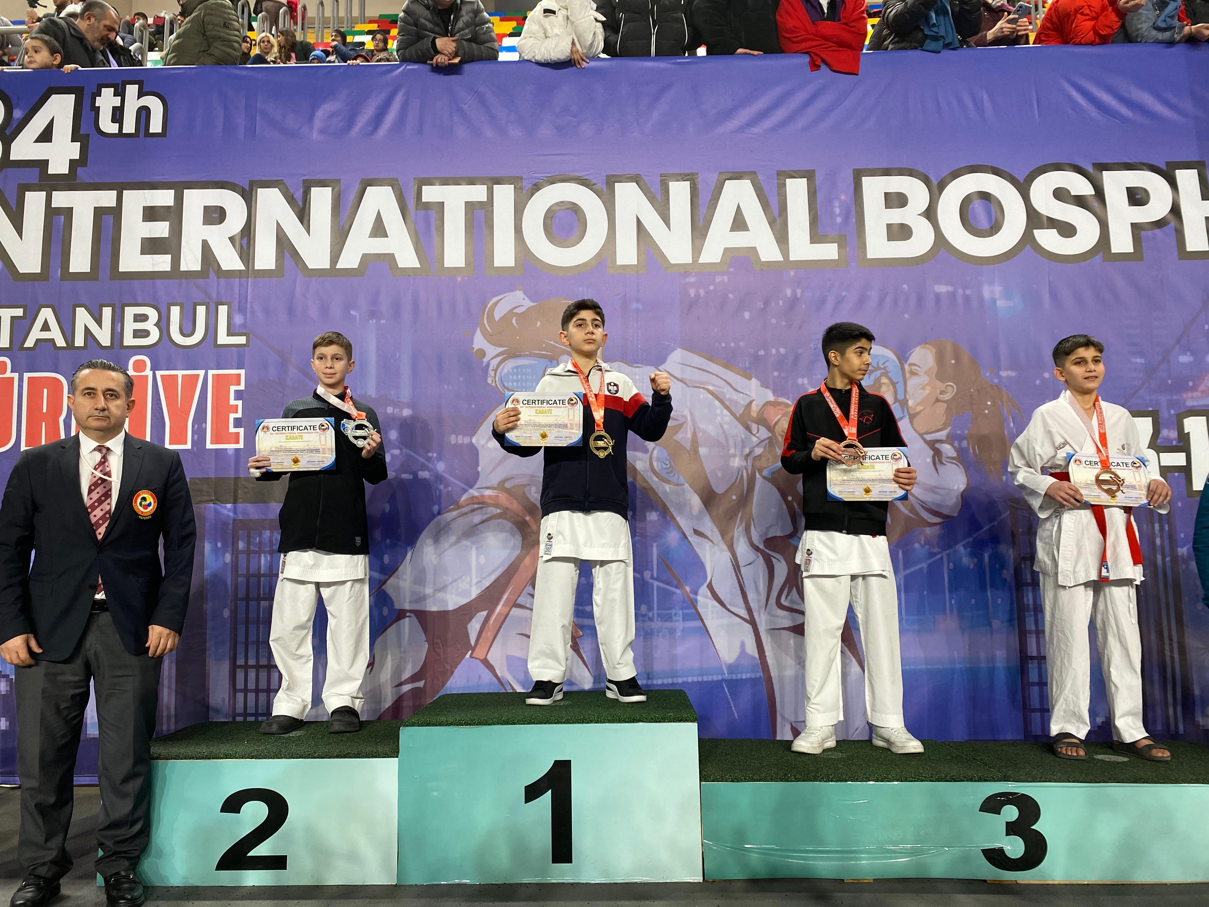 34. Uluslararası Boğaziçi Karate Turnuvası’nda   altın ve gümüş madalya ile döndüler