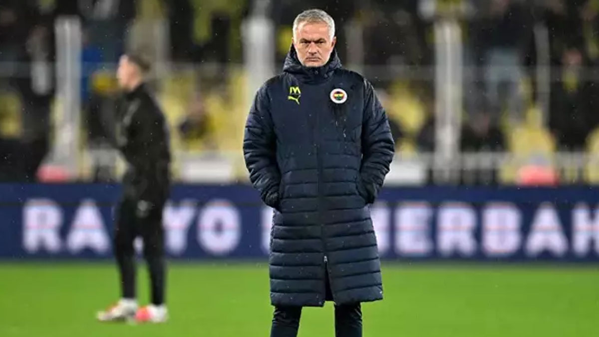 Fenerbahçe'de Mourinho takıma izin verdi, yurt dışına çıkıyor!