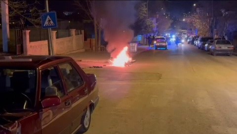 Adıyaman'da maddi hasarlı kaza! Bir anda silahlar ateşlendi