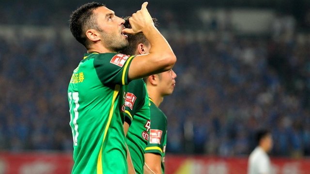 Burak Yılmaz galibiyeti getirdi