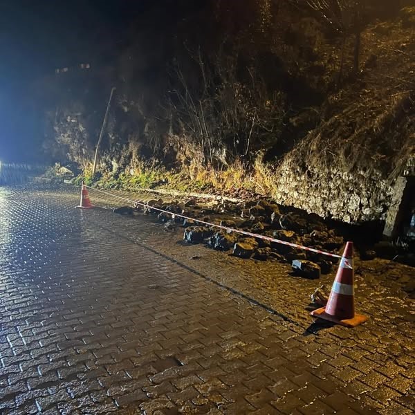 Heyelan meydana gelen yolda çalışma başlatıldı