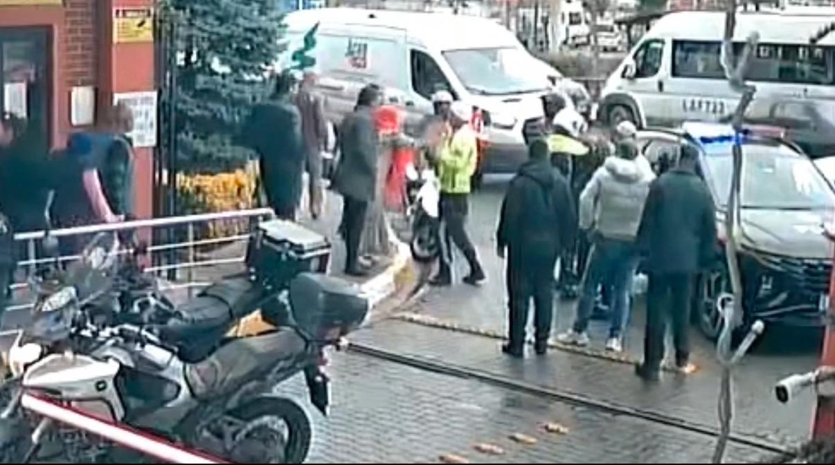 İstanbul'da pes dedirten olay! Denetimden kaçan saldırgan polisin burnunu kırdı