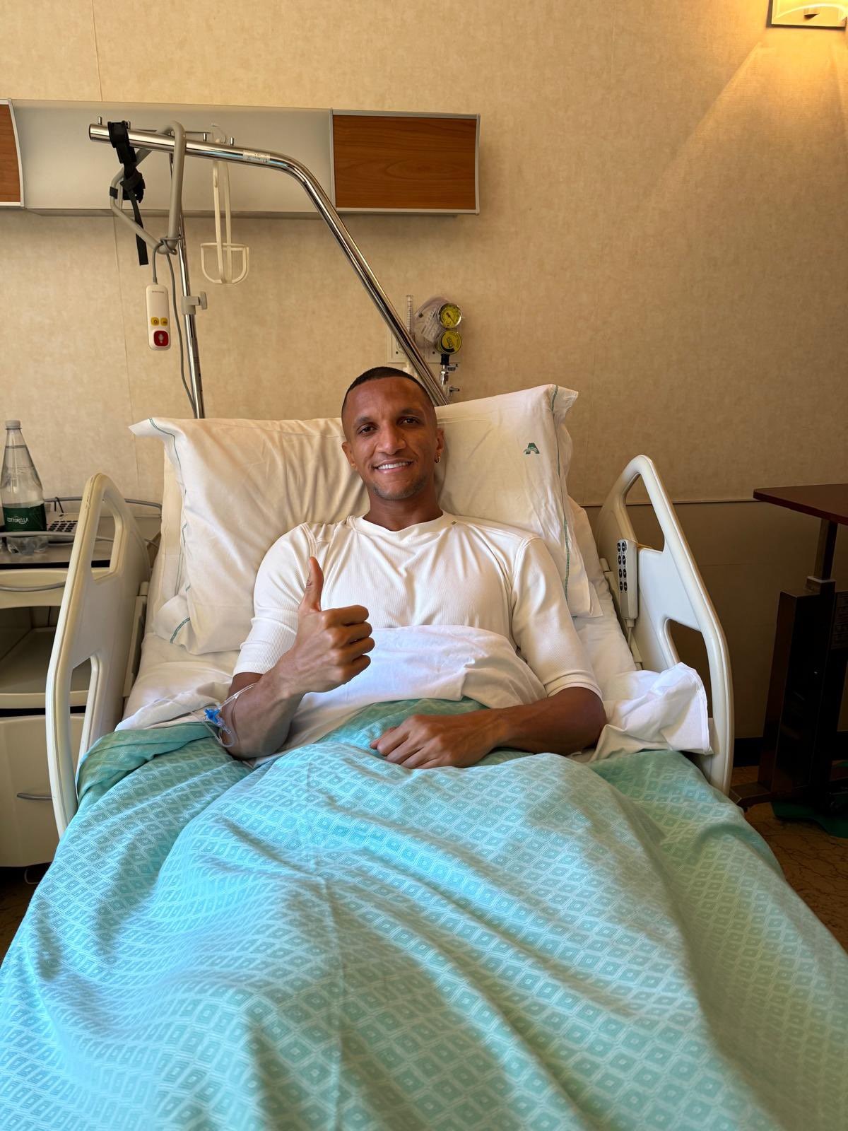 Fenerbahçe’de Rodrigo Becao ameliyat oldu